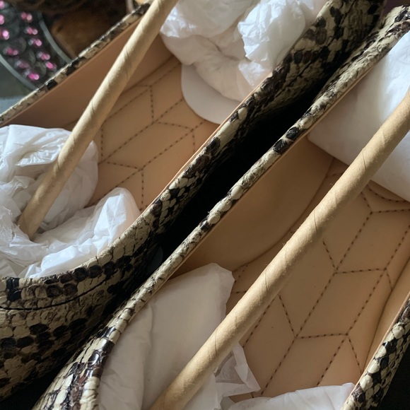 Coach Bailey Ballet Flats - Picture 11 of 13